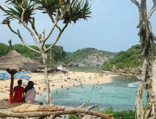 Pantai Drini | Lokasi, Akses dan Harga Tiket Masuk